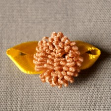 Bild 1 Stoffblumen mit Schleife Aufnäher 16 mm Bronze / Gold