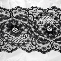 Bild 1 Nichtelastische Spitze Schwarz 15 cm breit Nr. 32