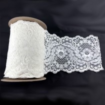 Bild 1 Nichtelastische Spitze Creme16 cm breit Nr. 44