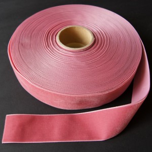 Bild 1 Samtborte Altrosa 36 mm breit