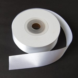 Bild 1 Satinband Weiss 30 mm breit 