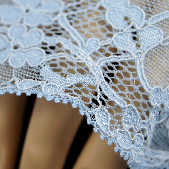 Polyester Fransenbesatz 5,75 M - Weiße Quasten Für DIY & Kostüme